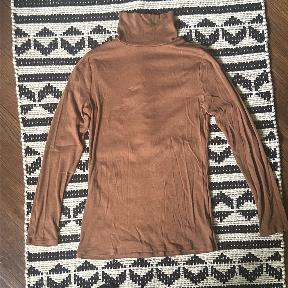 Amber Turtle Neck